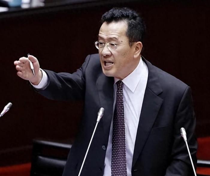 台“防长”顾立雄发表严正声明，

10月27日，针对央视在台湾光复81周年前夕，
