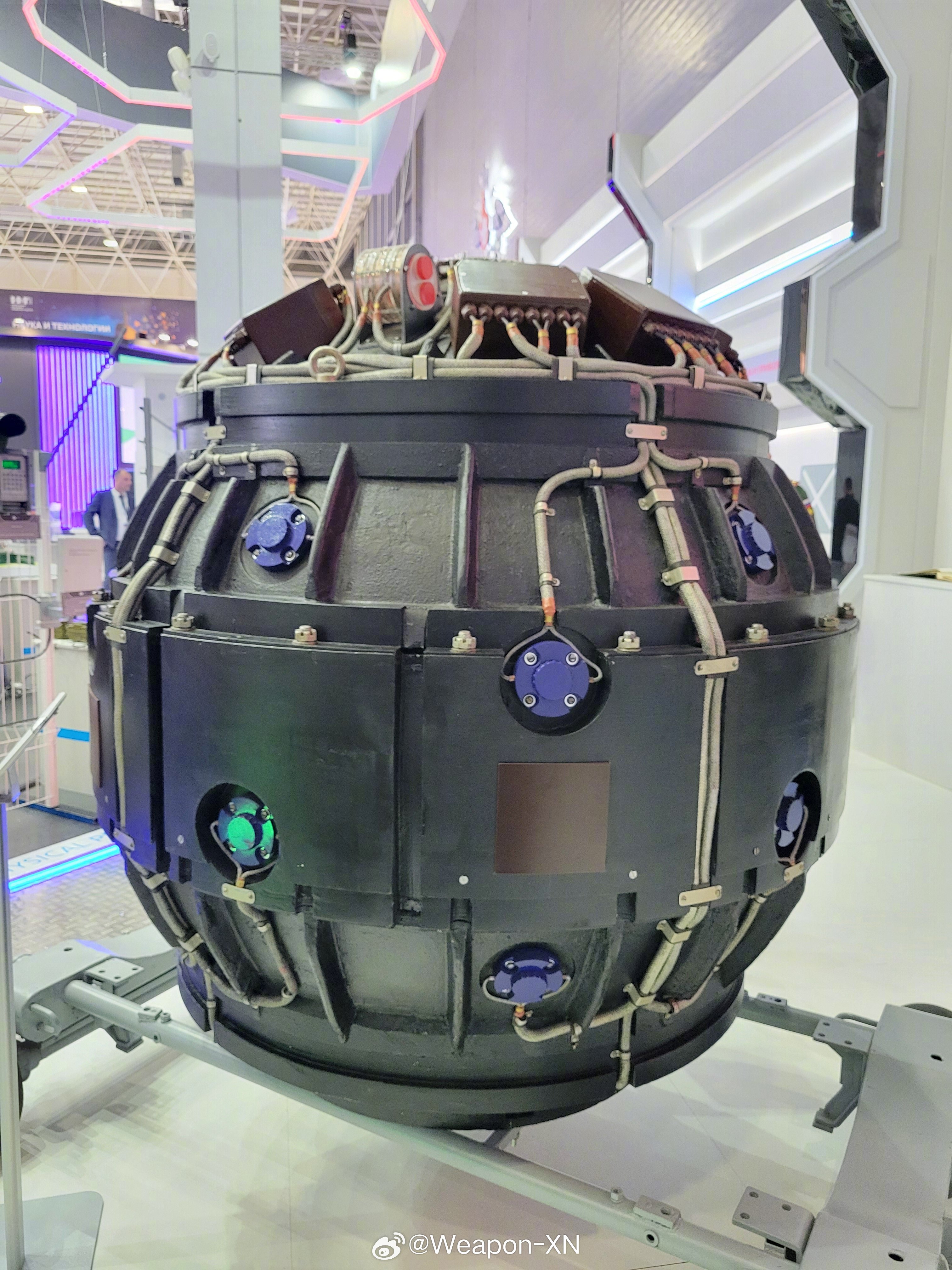 #兵器影像[超话]# 俄罗斯在军队2024博览会上展出了一些核弹模型（意欲何为？