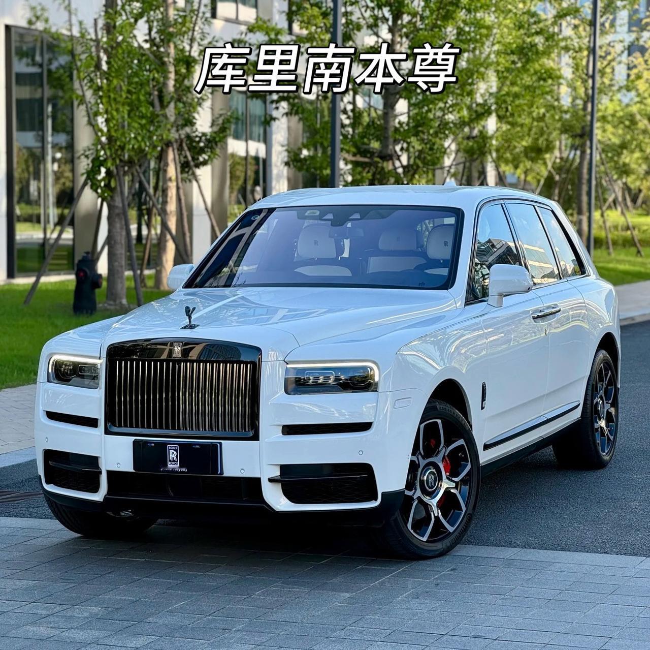 在库里南本尊面前
我原来以为极氪9X已经天下无敌了
没想到追觅汽车的“追里南”更