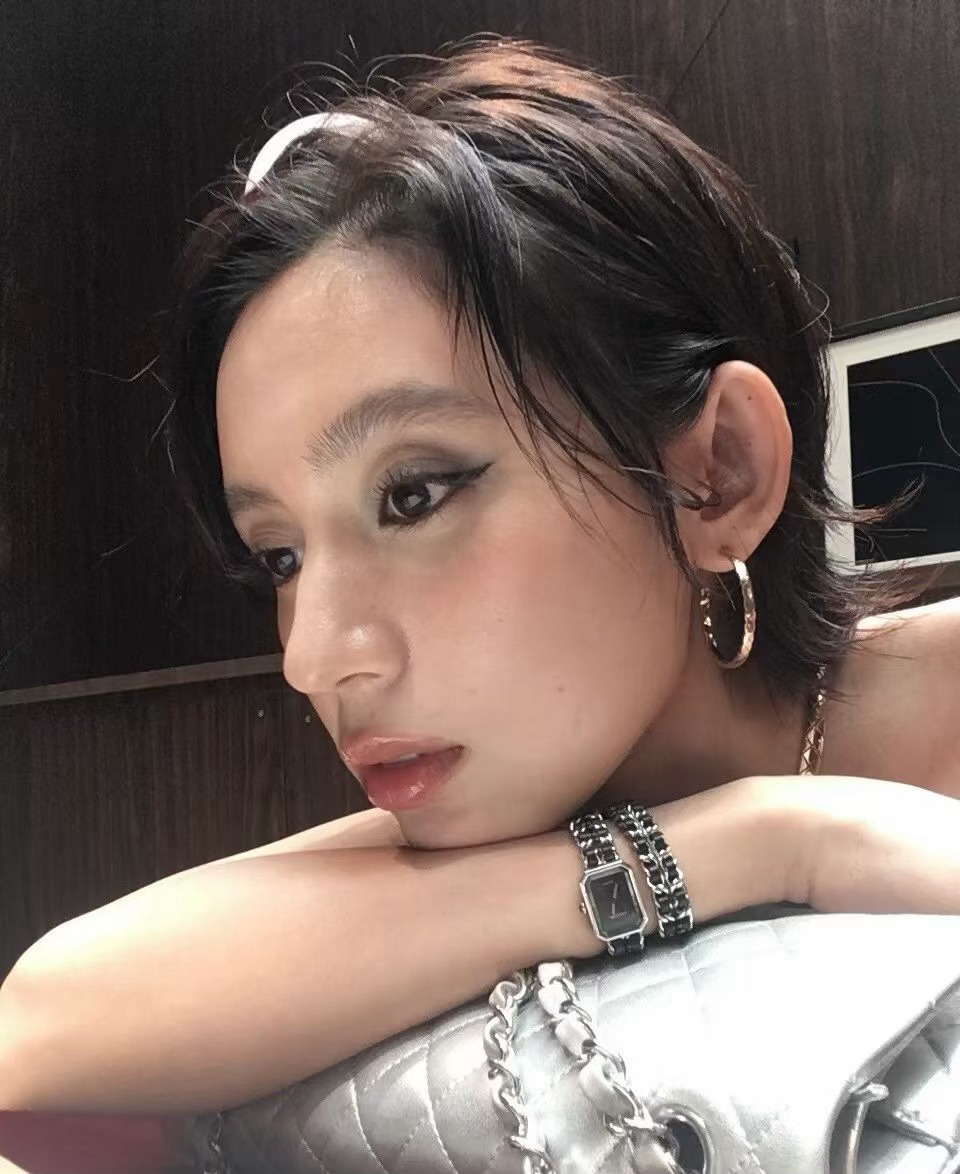 金色菱格纹耳钉 ​​​