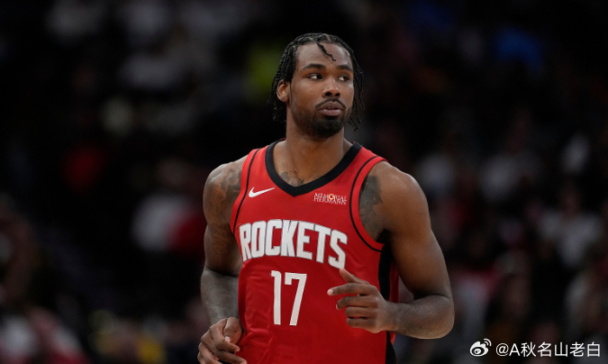 火箭在主场111-94大胜尼克斯。赛后，火箭球员伊森接受媒体采访。谈到队友一直都