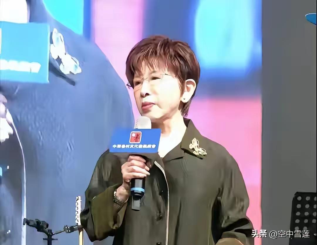 当场亮底线！洪秀柱直面郑丽文韩国瑜：一中就是大陆加台湾，统一没退路
 
全场都在