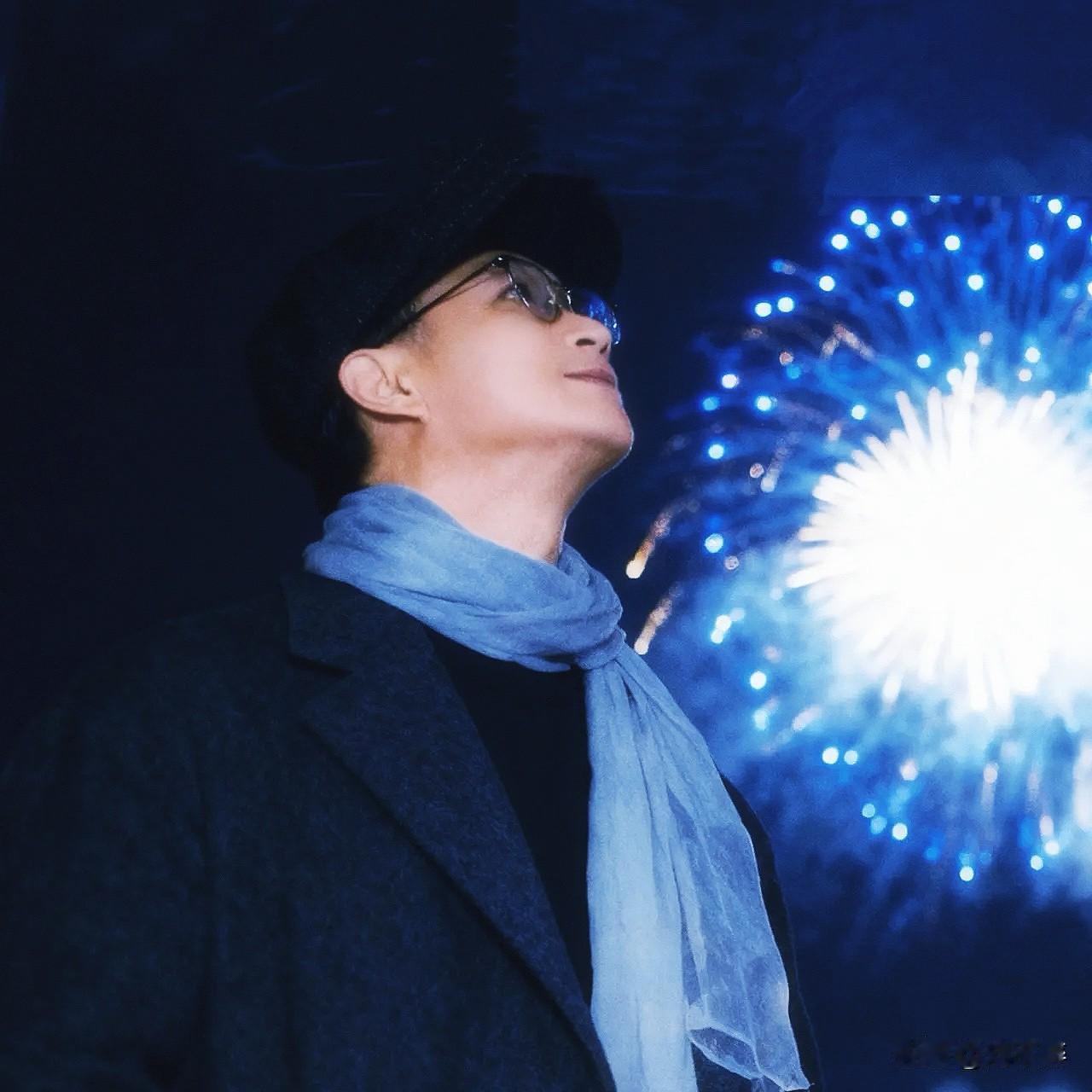 一年两万块，
是否还该坚持下去？
我写头条5年，
做梦都未曾料到，
头条累计阅读