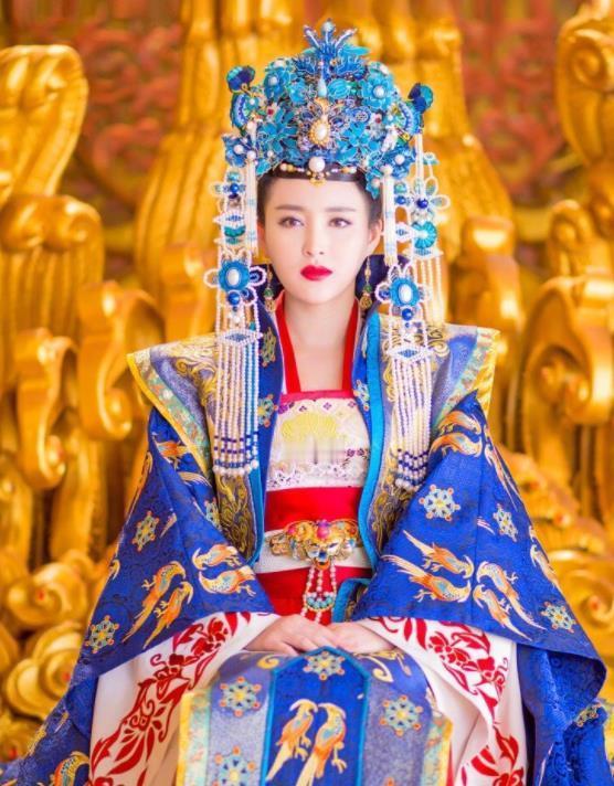 “她不是‘冷宫弃妇’，是南朝顶流‘女性科技孵化器’创始人：刘娥当皇后前，早把汴京