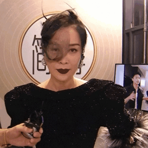 心疼那英，得了带状疱疹，还要在那里坚持唱歌，这个带状疱疹可不是普通的毛病，它会让