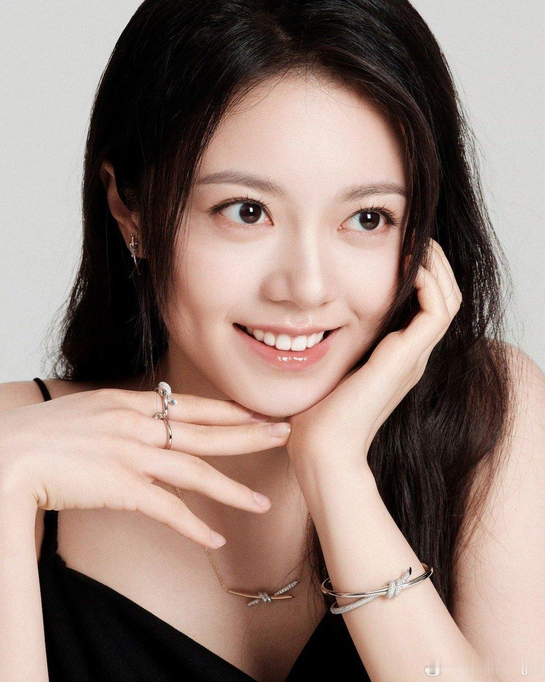 赵今麦今日TiffanyAndCo大片 ​​​