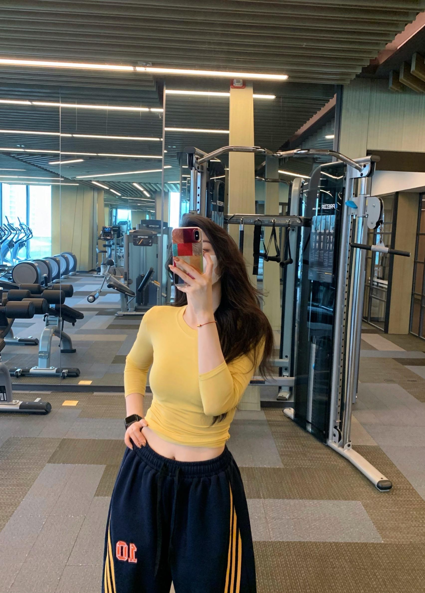 不知道 我的身材很曼妙