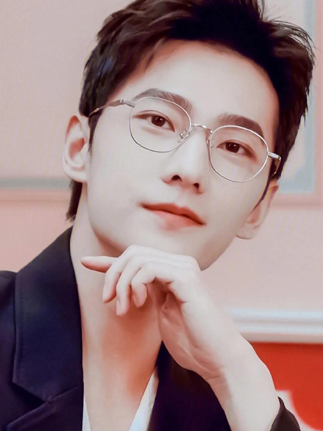 娱乐圈被称为油皇油后的明星
[熊猫]杨洋 - 我的人间烟火
[熊猫]陈志朋 - 