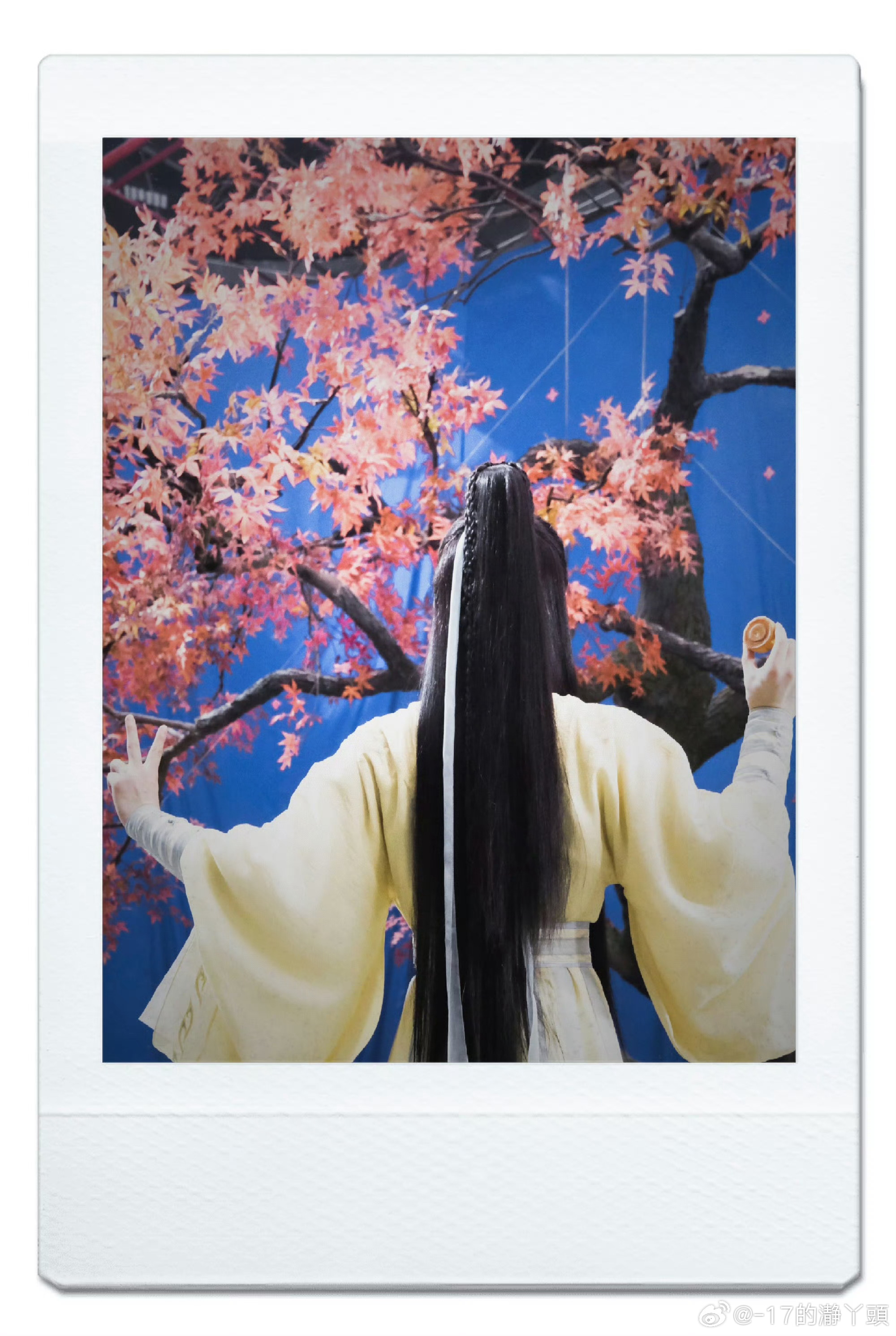 成毅两京十五日cy成毅朱瞻基我正开着灯玩手机，忽然觉得周围都暗了下来，原来是手机