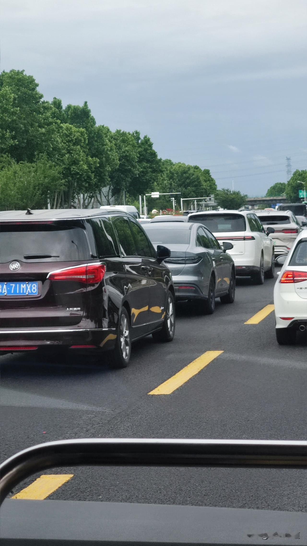 郑开大道快速化改造，已经提了很多年了，目前没有迹象表明有任何的改善。