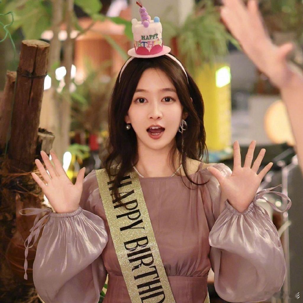 刘美含和张远互相取关张远和刘美含互相取关刘美含张远互相取关，刘美含 15年10个