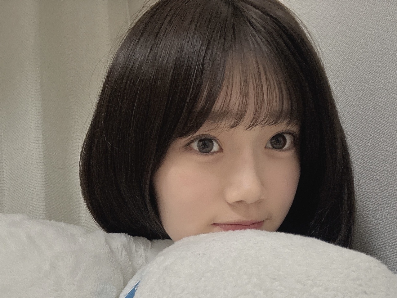 愛宕心響「最近ソファーに座ってる時にずーっと腕に挟まってる相棒。まさに愛おしなも