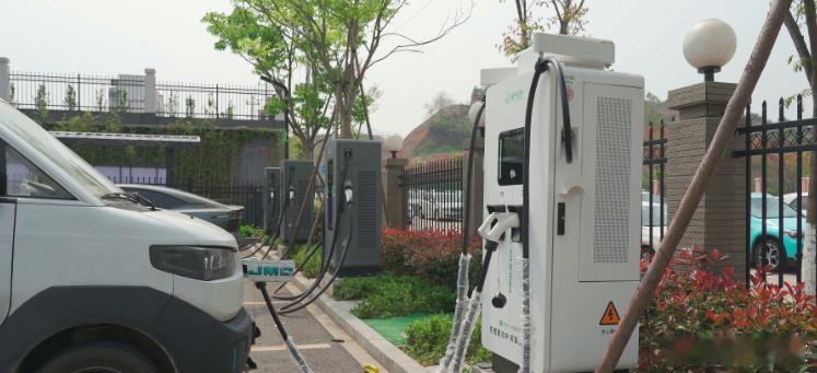 驴充充：智启绿色出行，充领能源未来在新能源浪潮席卷全球的今天，充电基础设施正成为