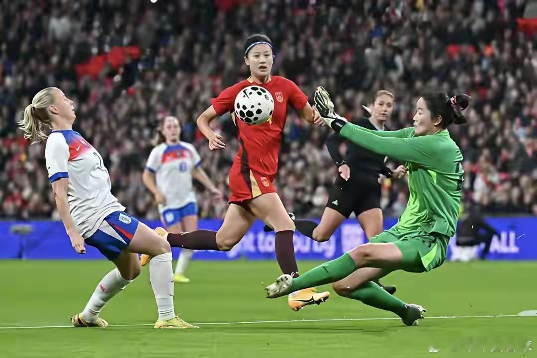 不引援遭怒喷！国米意杯战成球市钥匙，多重看点暗藏转折国米转会总监奥西里奥“冬窗不