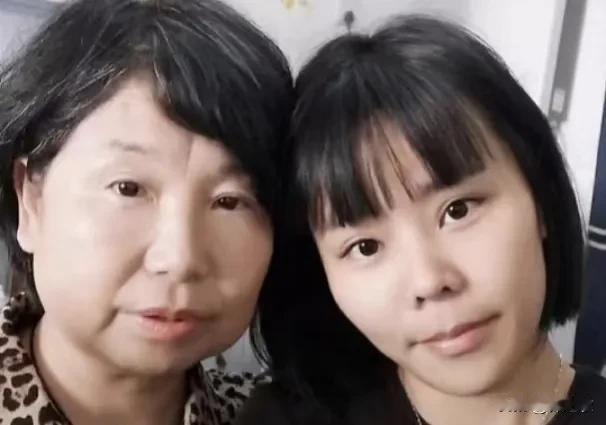 二八事件，许敏是真的惨，因为许敏不但被有的网友内涵，而且还被两个儿媳妇内涵。
