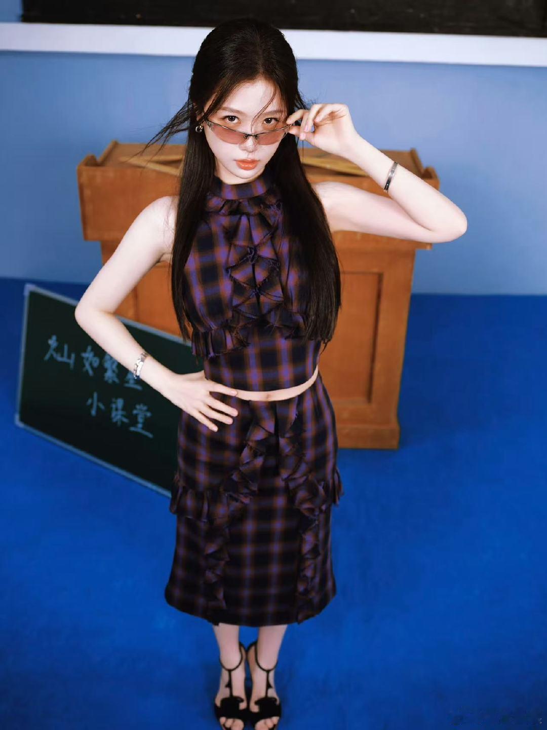 虞书欣灿如繁星剧宣造型这个虞书欣也太美了虞书欣紫色格纹套裙