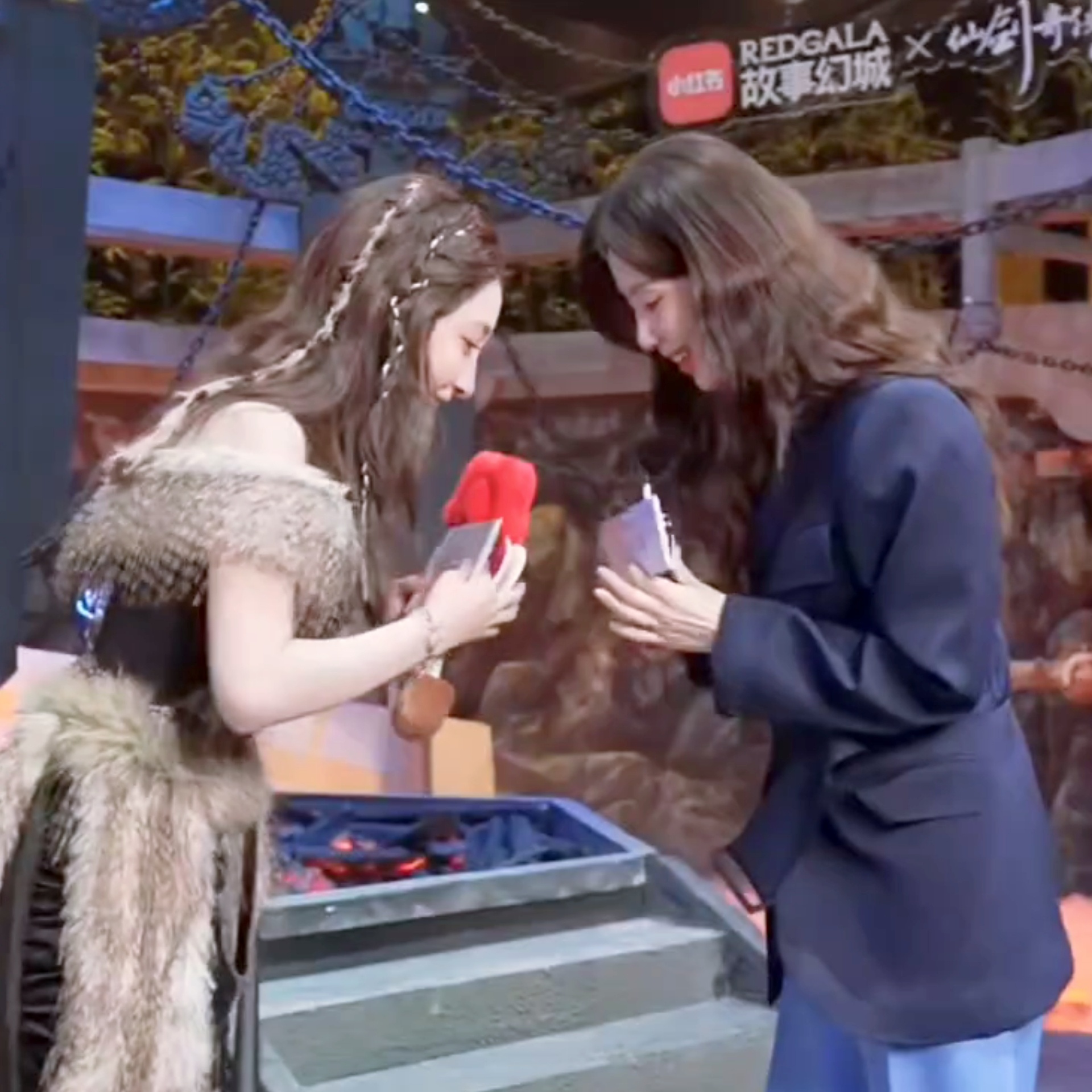 我说刘诗诗搁这干嘛呢真手忙脚乱 