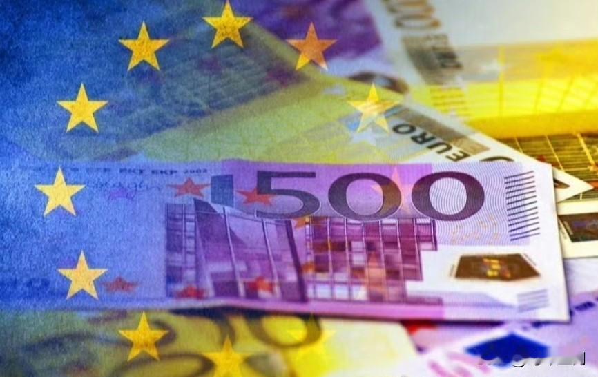 乌克兰将在最迟于6月收到欧盟900亿欧元贷款中军事部门的第一笔60亿欧元。
首先