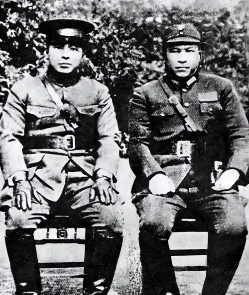 【除恶务尽，不要犹豫】西安事变又称“双十二事变”。1936年12月12日张学良、