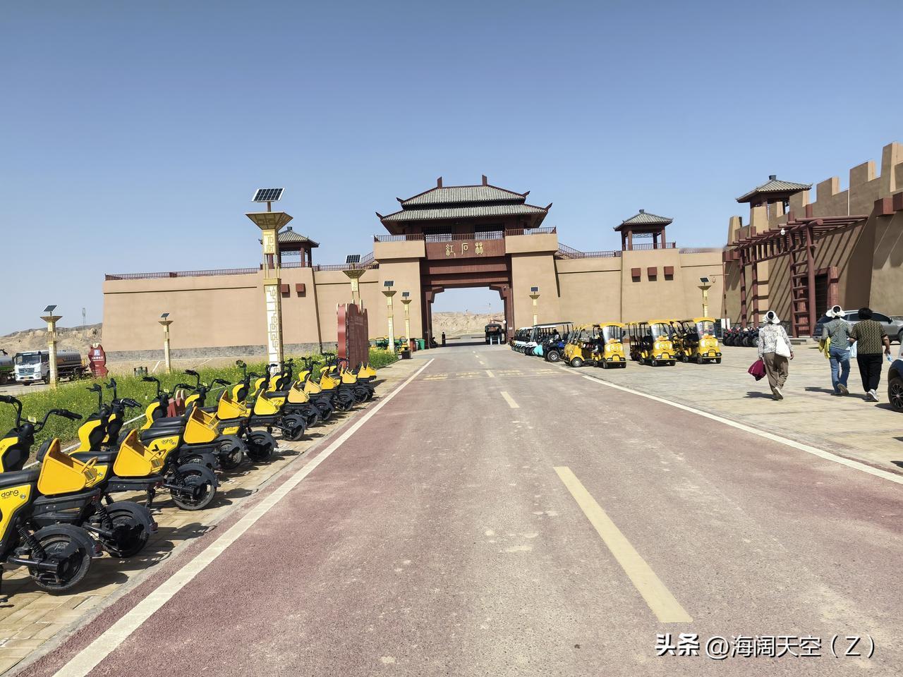 秋日生活打卡季新疆阿克苏红石林景区！