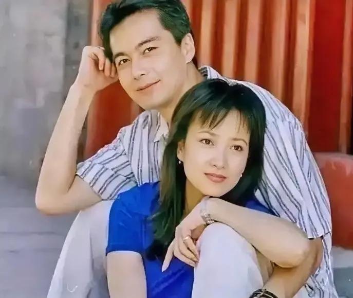 曾经的幸福，现在，看着也美好。那时，就觉得他是那么帅，她是那么美，特别喜欢他俩的