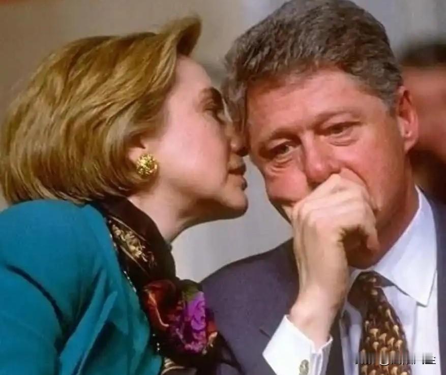 克林顿原定于2025年10月14日作证在众议院安泼斯坦调查中作证，希拉里原定于1