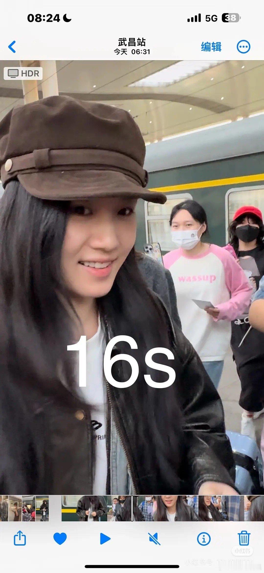 卢昱晓是最接地气的明星了吧，做绿皮火车 ​​​