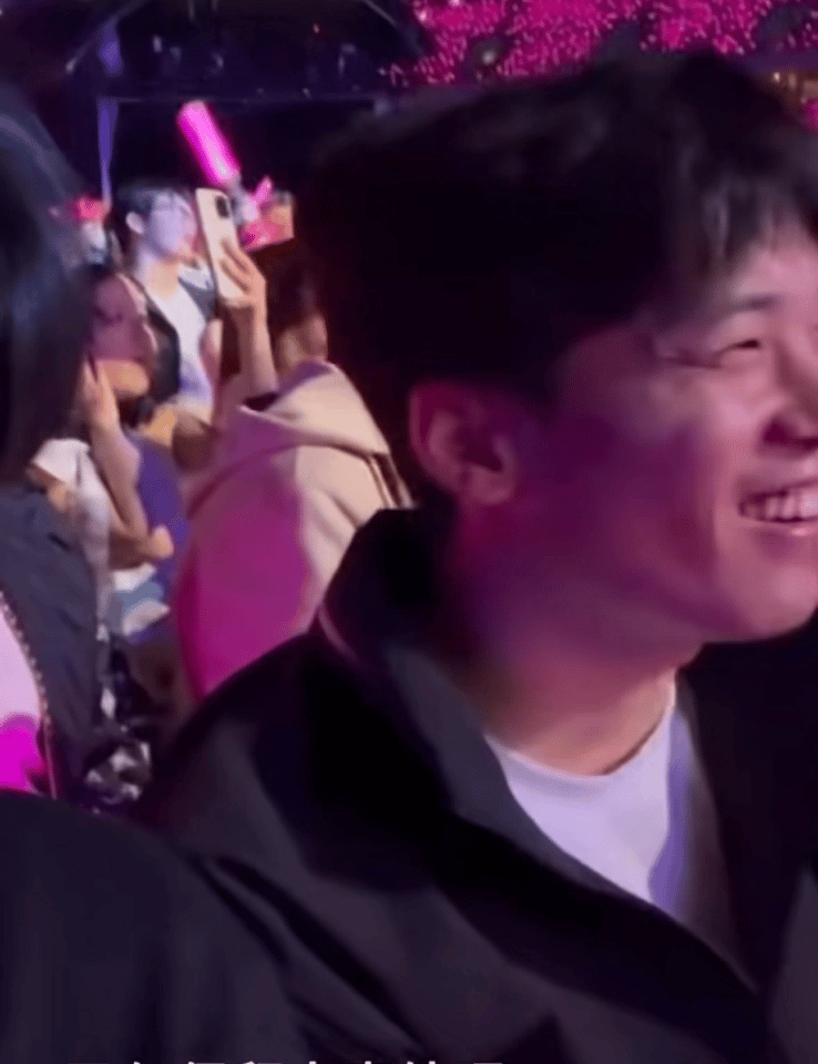 唱到摇头晃脑的小宝好萌好萌