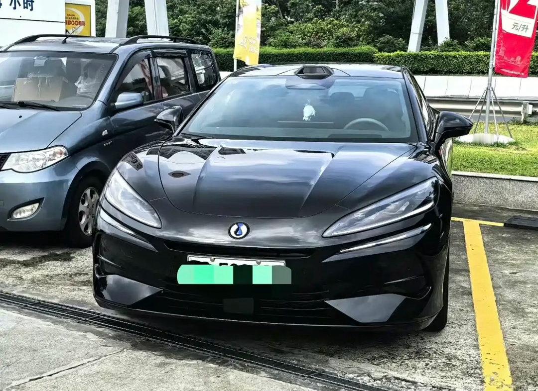 腾势Z9GT改款2026年9月上市，中大型纯电轿跑轿车。车身长宽高5195×19