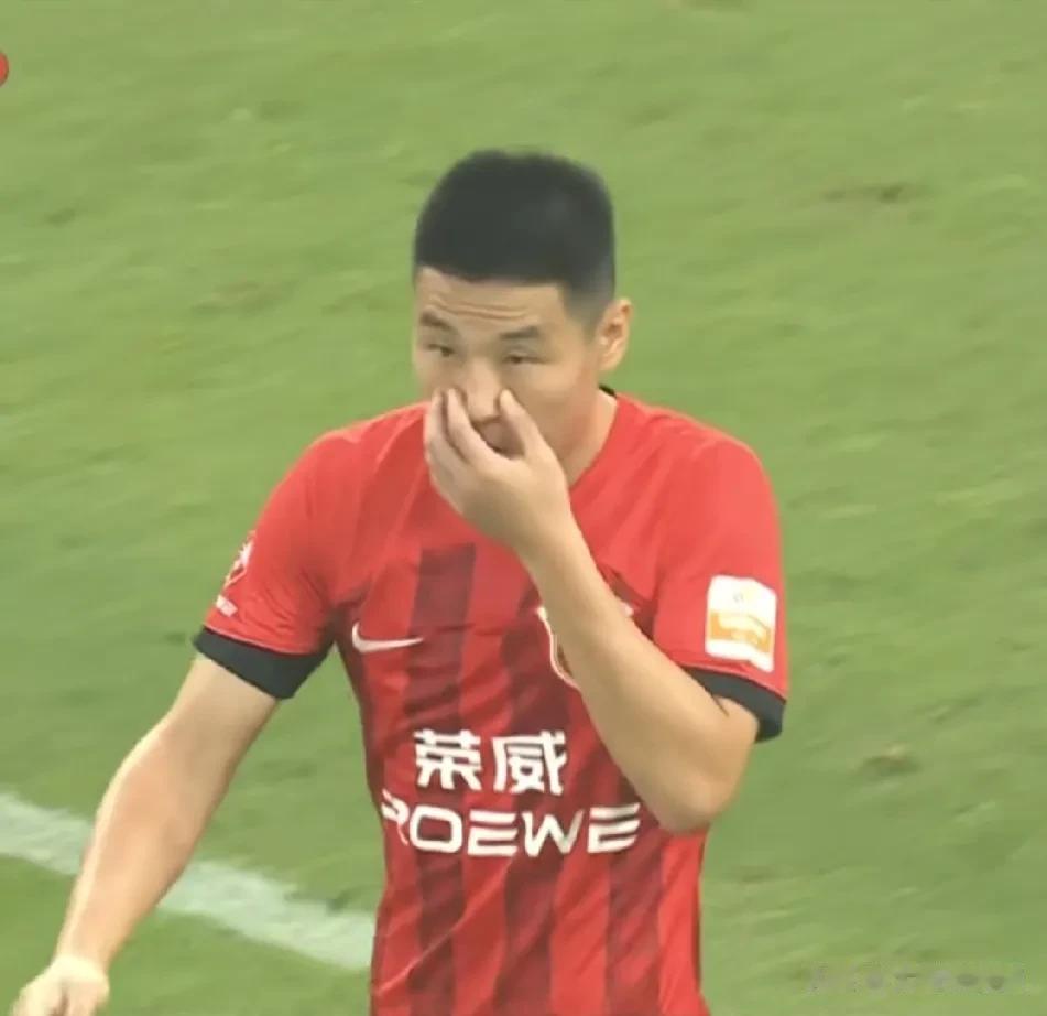 辣眼睛！武磊这一脚传球，简直让人多少有些无语[笑哭]

北京时间7月8日19：3