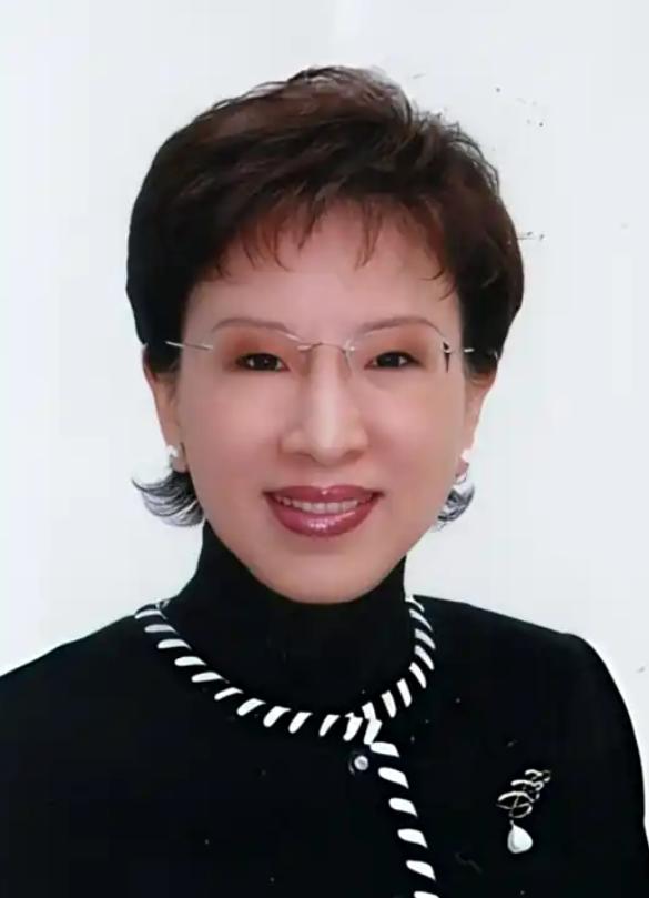 大家要清醒了，台湾只要有洪秀柱，想实现和平统一！马英九，朱立伦，郑丽文这三个人的