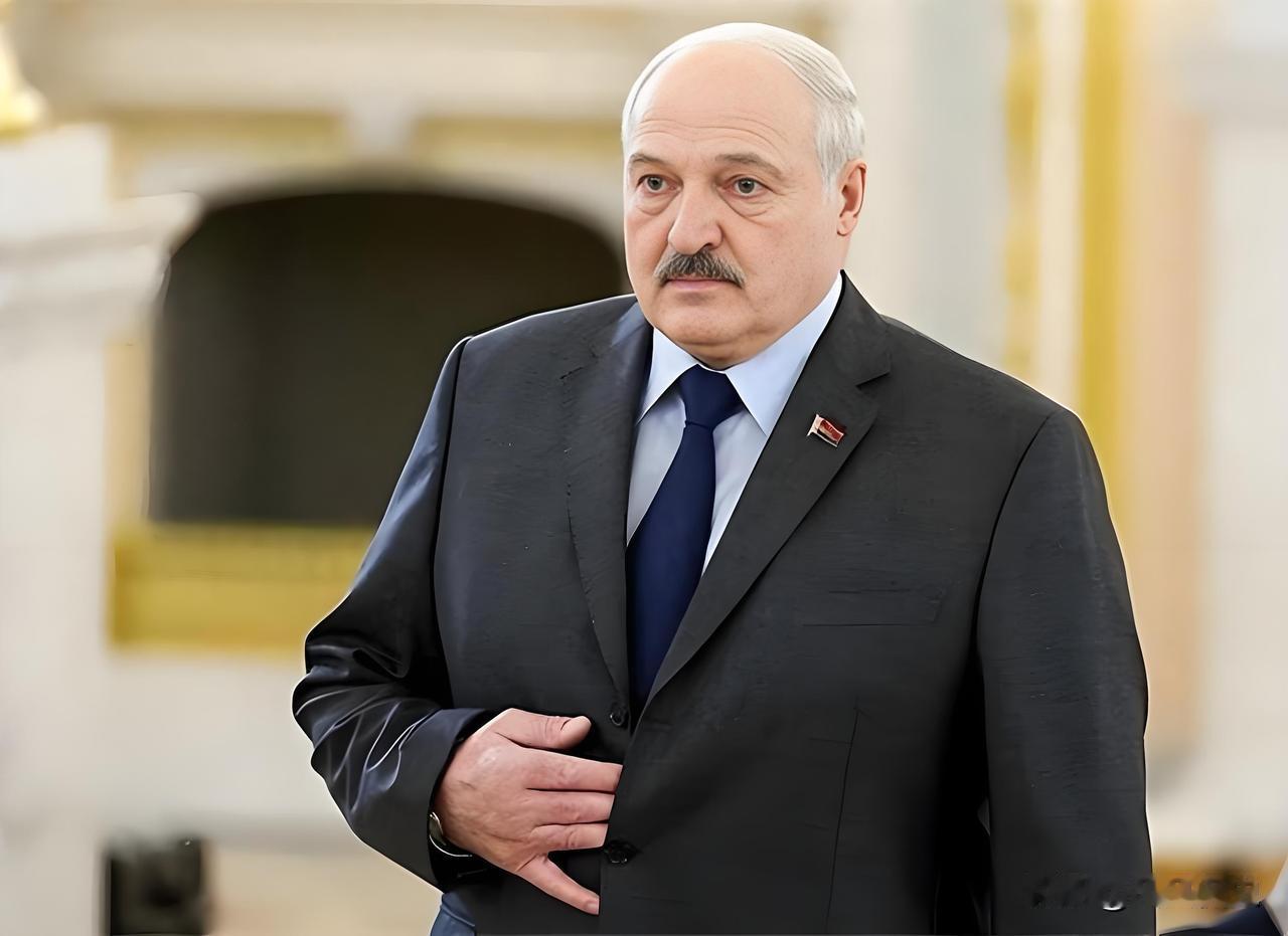 卢卡申科这次被打脸了
 
国际政坛从来只讲利益不讲情面，主动示好未必能换来对等回