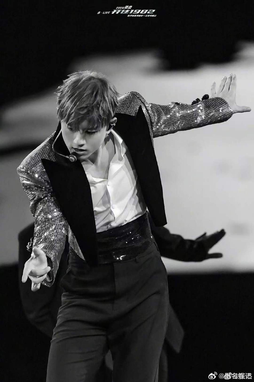 张杰张杰哽咽追忆爷爷 张杰清明前追忆爷爷清明时节最戳心的瞬间，张杰演唱会追忆爷爷