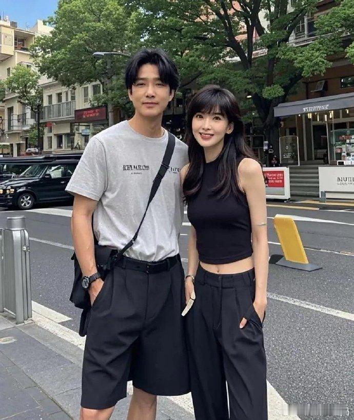 周慧敏这港圈玉女最近露面，五十多岁还跟冻龄似的，勾得网友直呼"爷青回"！最新活动