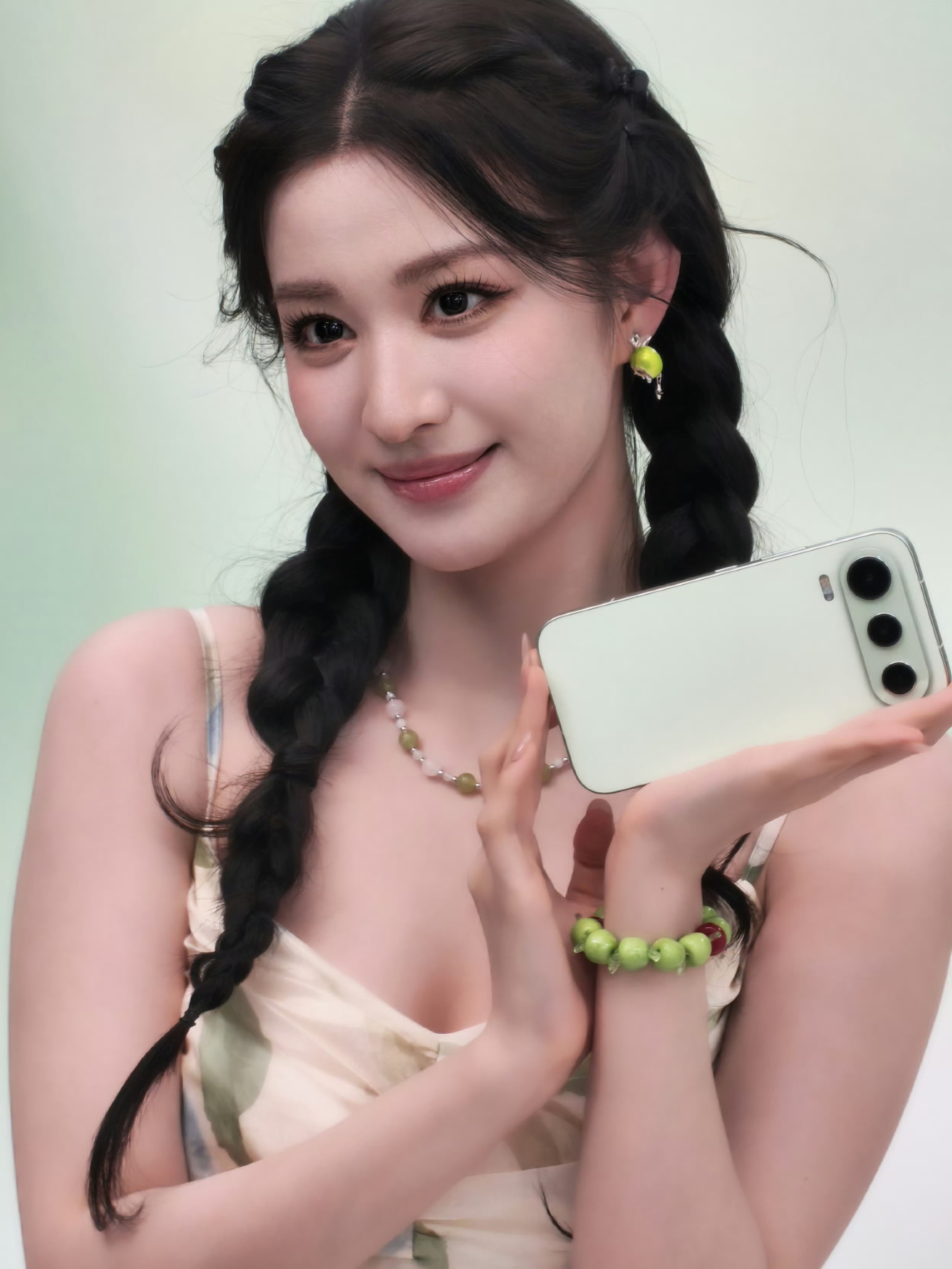 以超清实况，定格闪耀锋芒！王楚然的星空闪光造型被4K Live画质完美诠释，高清