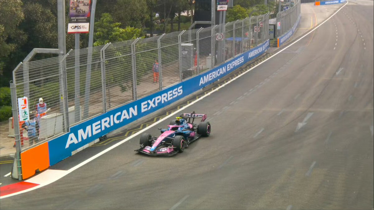 2026F1新加坡大奖赛 冲刺赛科拉平托的车停在赛道上退赛F1[超话]F1 ​​