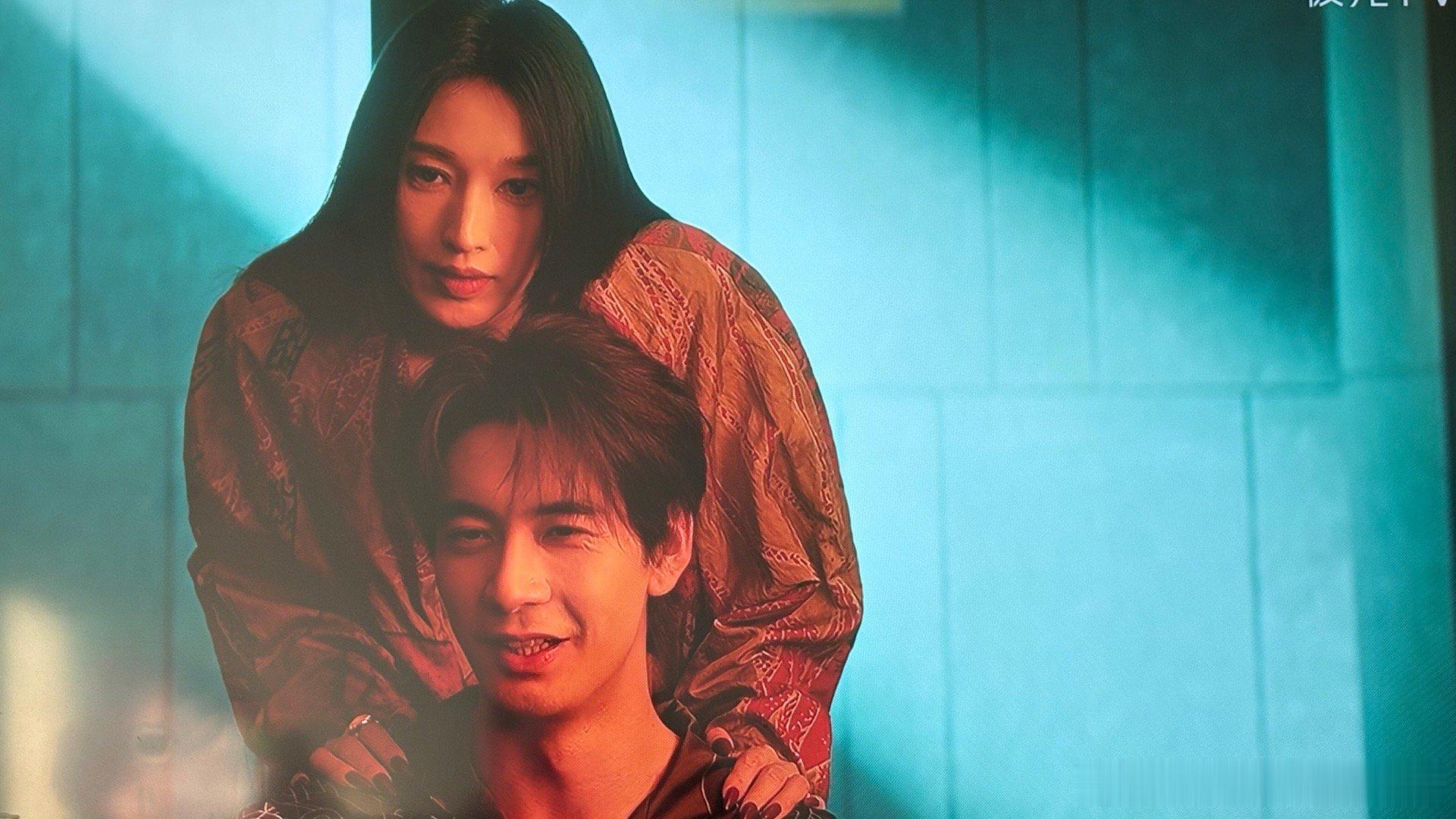 林姨真有两幅面孔  快快显出原形！ 也不知道林姨喜欢哪个皮肤