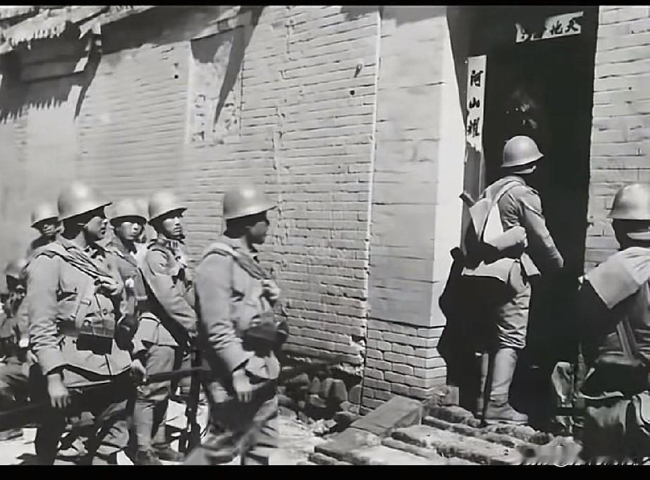 日本鬼子破门而入、闯入民宅为非作歹的画面，如果没有当年这些录像资料，还真不知道它