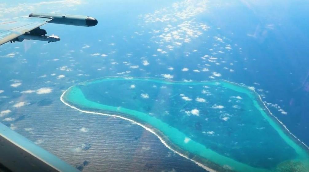 八一建军节，南部战区在黄岩岛领海领空及周边区域组织海空联合演训。官方说得很直白：