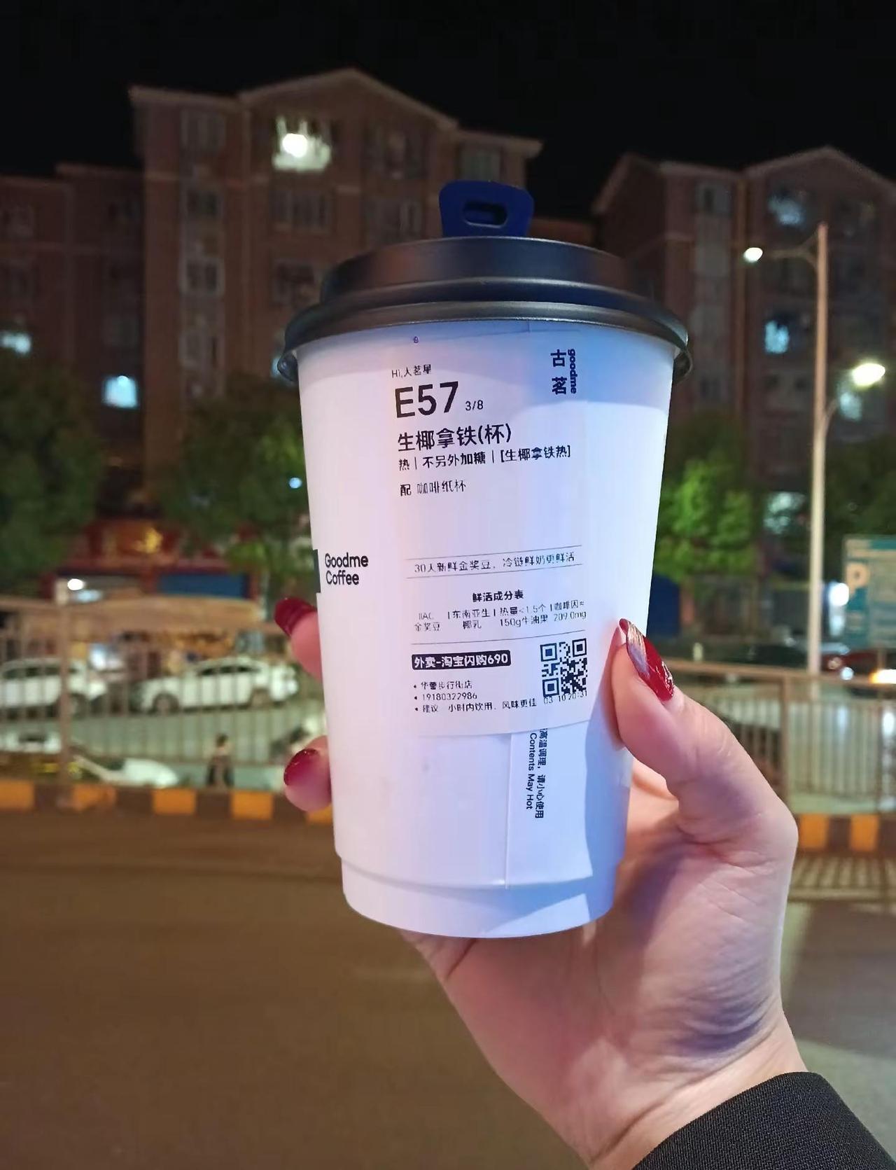 今年好好干，争取买一包瓜子，坐着看碎花裙和polo衫吵架。还有包臀裙和美式前刺吵