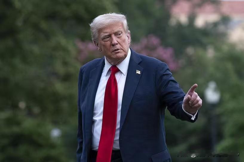 美国总统特朗普亲自确认，英国首相基尔·斯塔默将辞去英国首相一职。

美总统特朗普