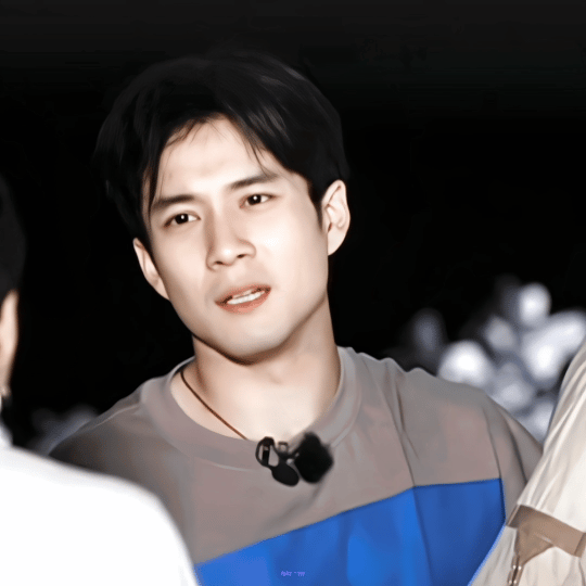 韩东君 兔的世界一直在下雨 兔处理不好...·韩东君 ·花儿与少年第四季