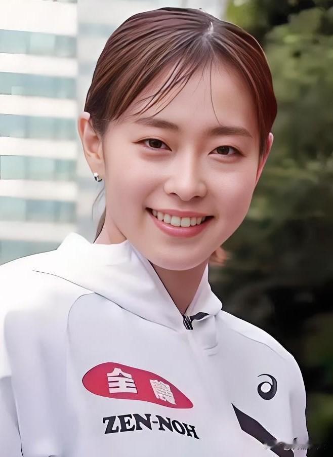 石川佳纯幸亏没有生在中国。去年石川佳纯办活动，跑遍日本47个县，就累够呛，虽然很