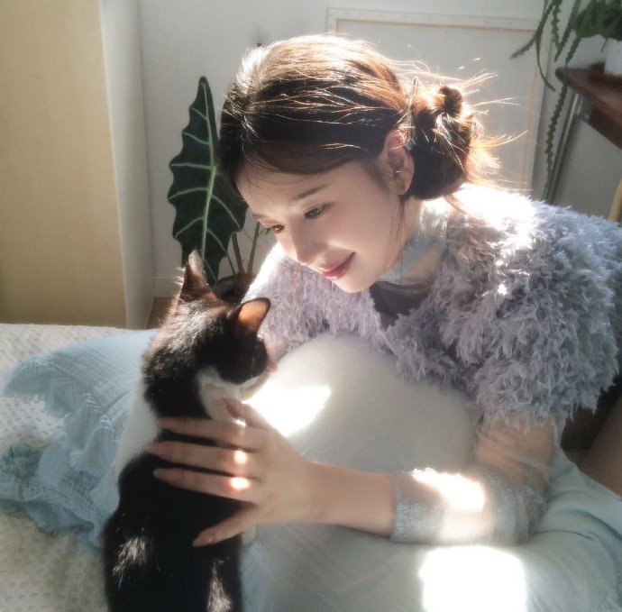 简单，所以长久；干净，所以明亮；清楚，所以心安。 