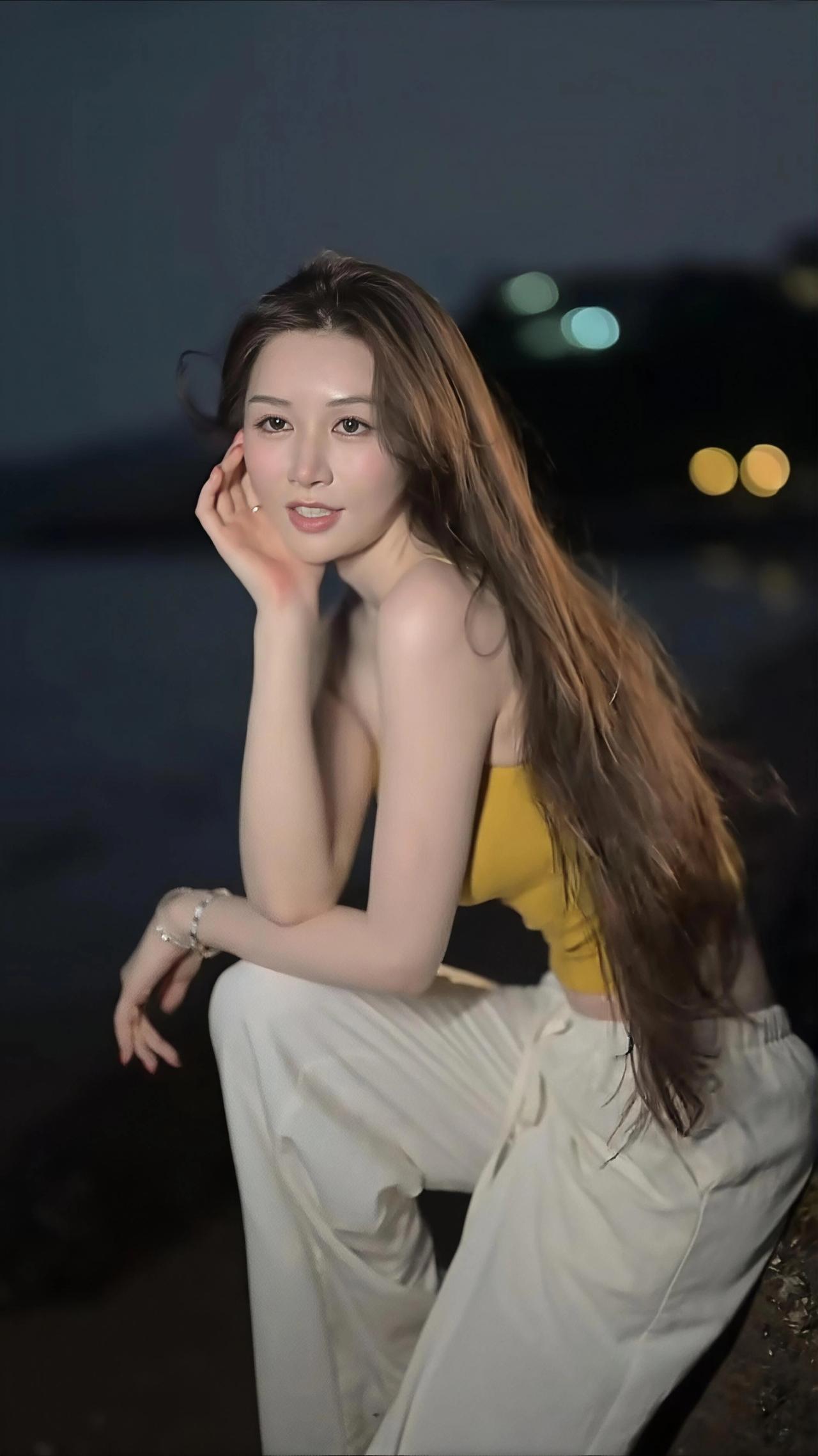 @敏敏💫 @小敏～ 
御姐 大长腿 美女 极品身材