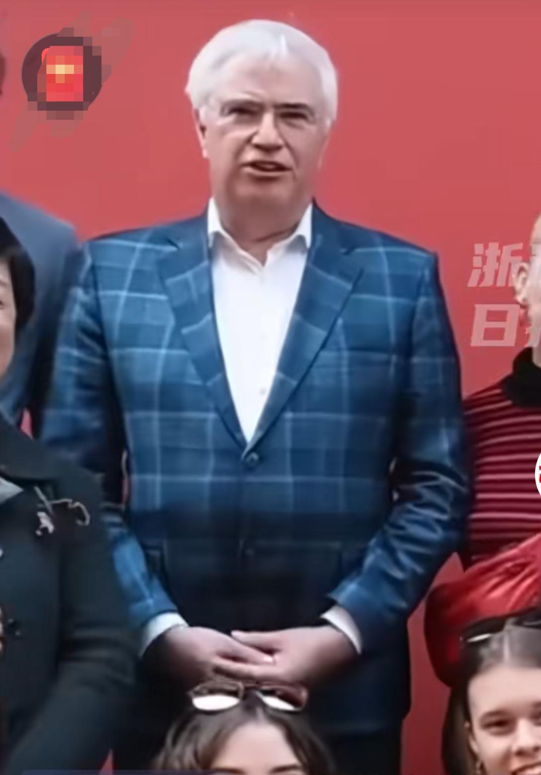 什么会让一个比利时的省长从1988年到现在频繁的来往中国？
      用他自己