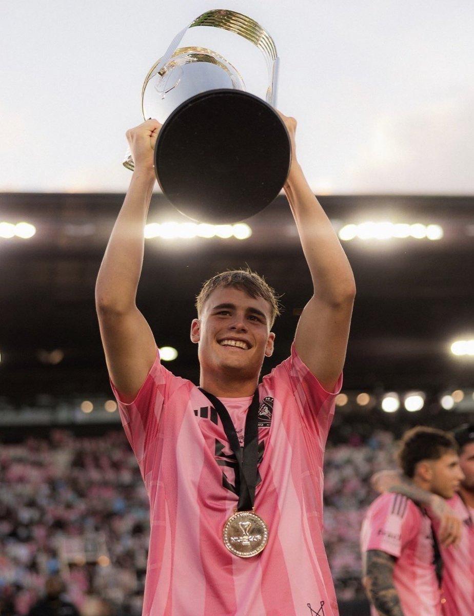 🚨迪马济奥意甲佛罗伦萨队正在寻找进攻型边锋，马特奥·西尔维蒂进入了意大利人的视