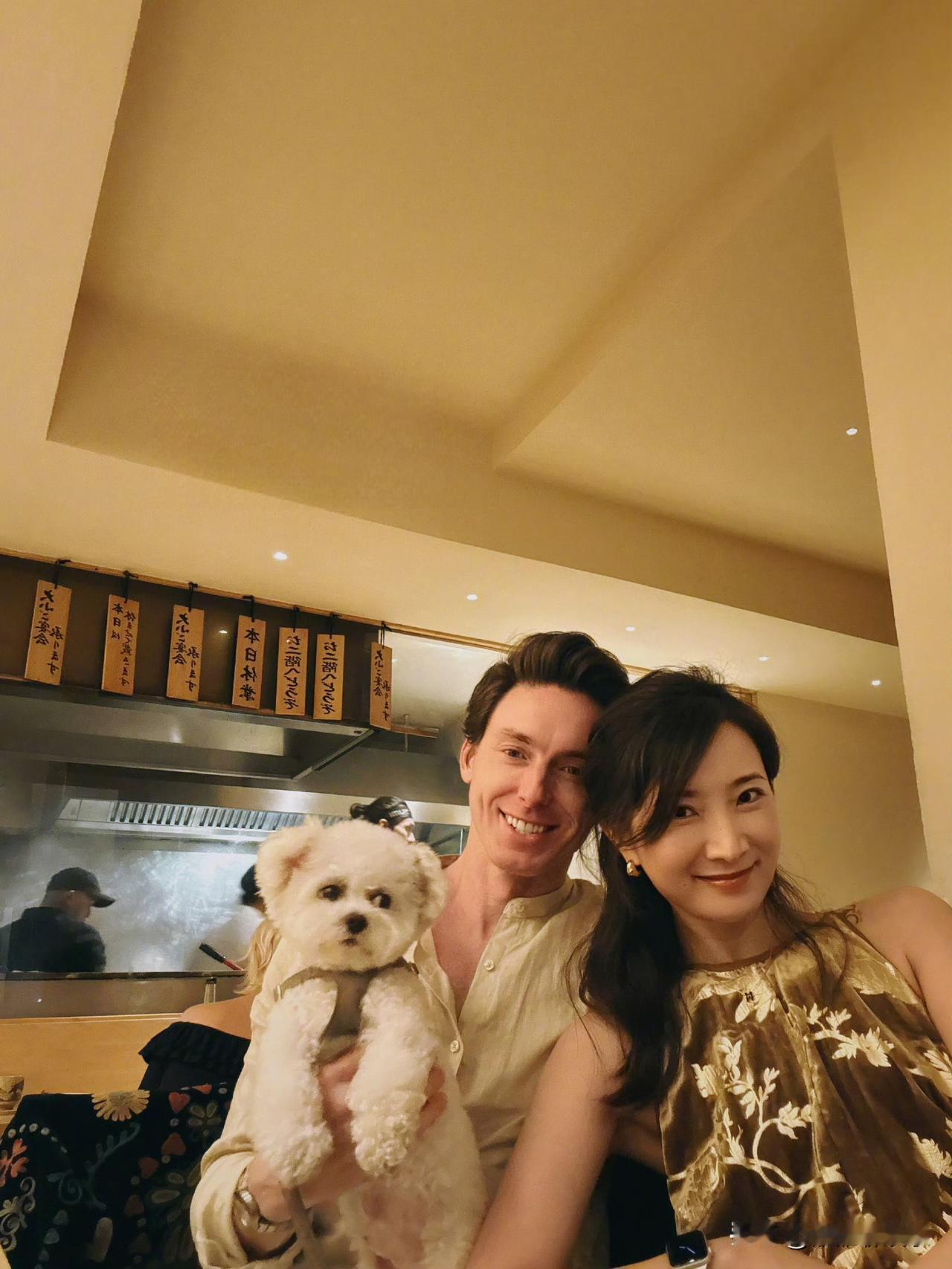 陈赫前妻高调发文：幸福都溢出了屏幕。

10月27日，陈赫的前妻许婧，在社交平台