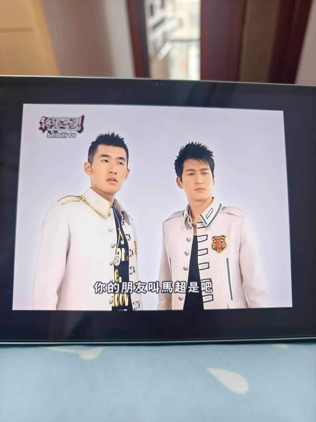 我好像有那个四月病，每次到了四月就心慌焦虑到不行。 	 好像正在重蹈去...