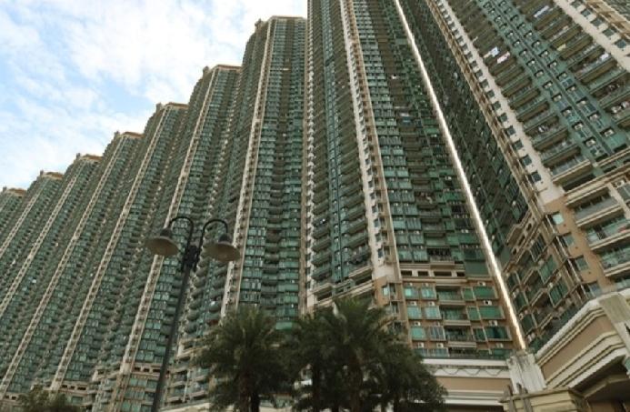 珍惜生命，（31日）早上8时08分，香港东涌健东路1号映湾园一名25岁印度裔女佣